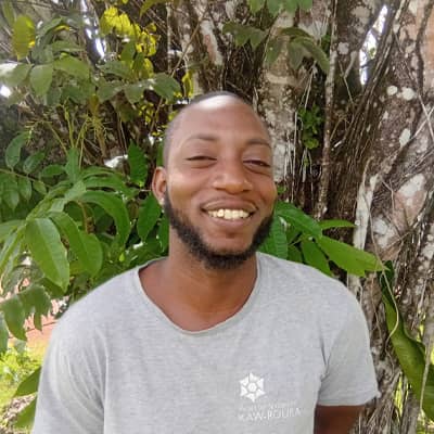 Portrait de Samuel garde de la Réserve Naturelle Nationale de Kaw-Roura et salarié du CEN Guyane.