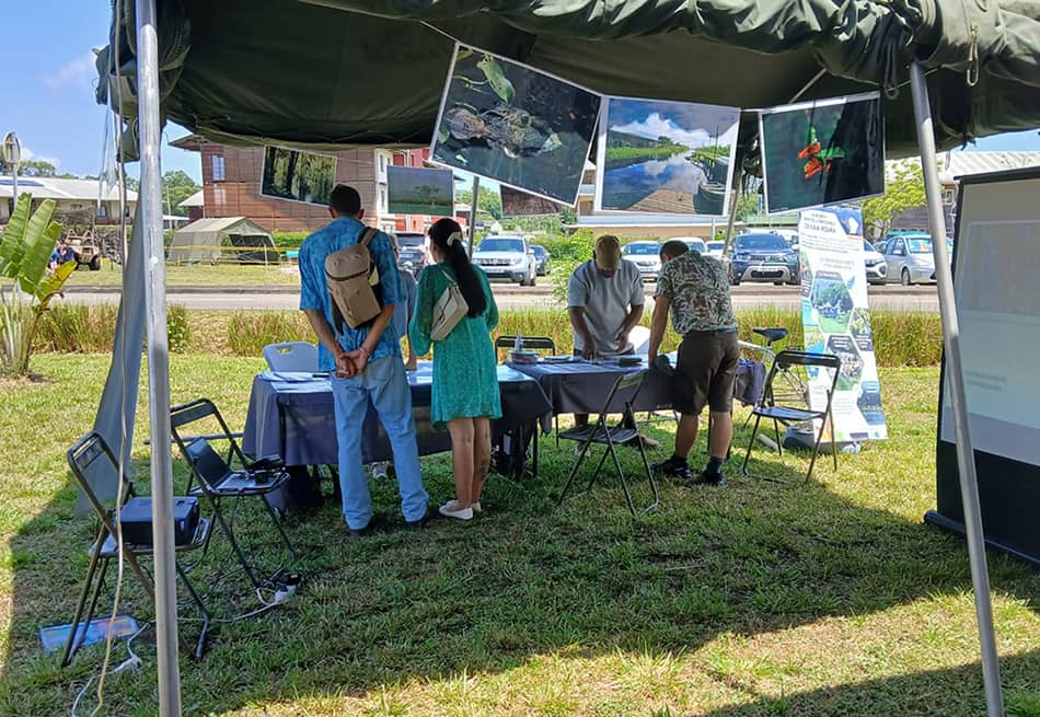 Stand d'animation et d'information du Cen Guyane dans le cadre d'une journée d'intégration des forces armées en Guyane.